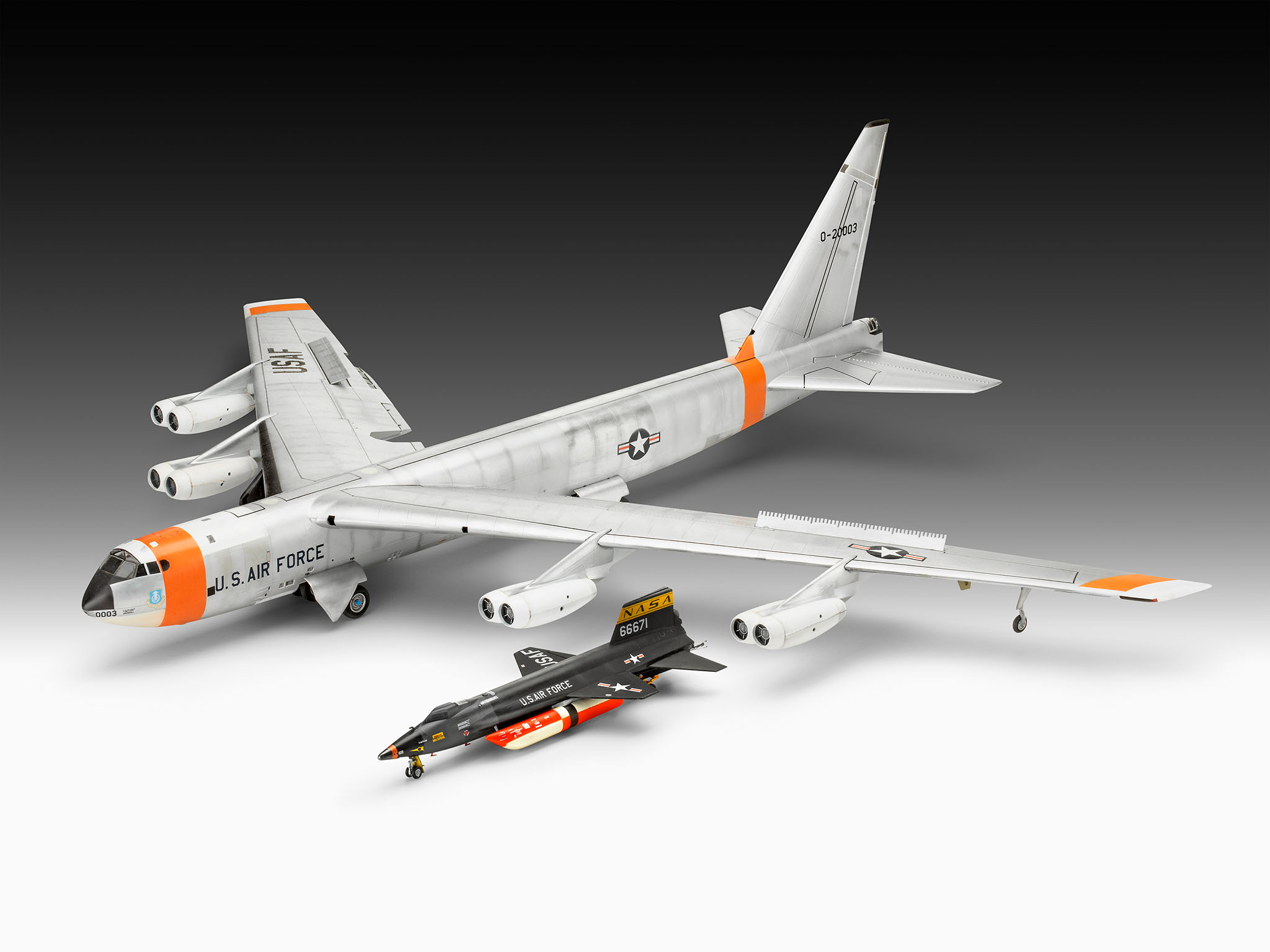 Revell B-52D Stratofortress Platinum Edition 1:72 model kit