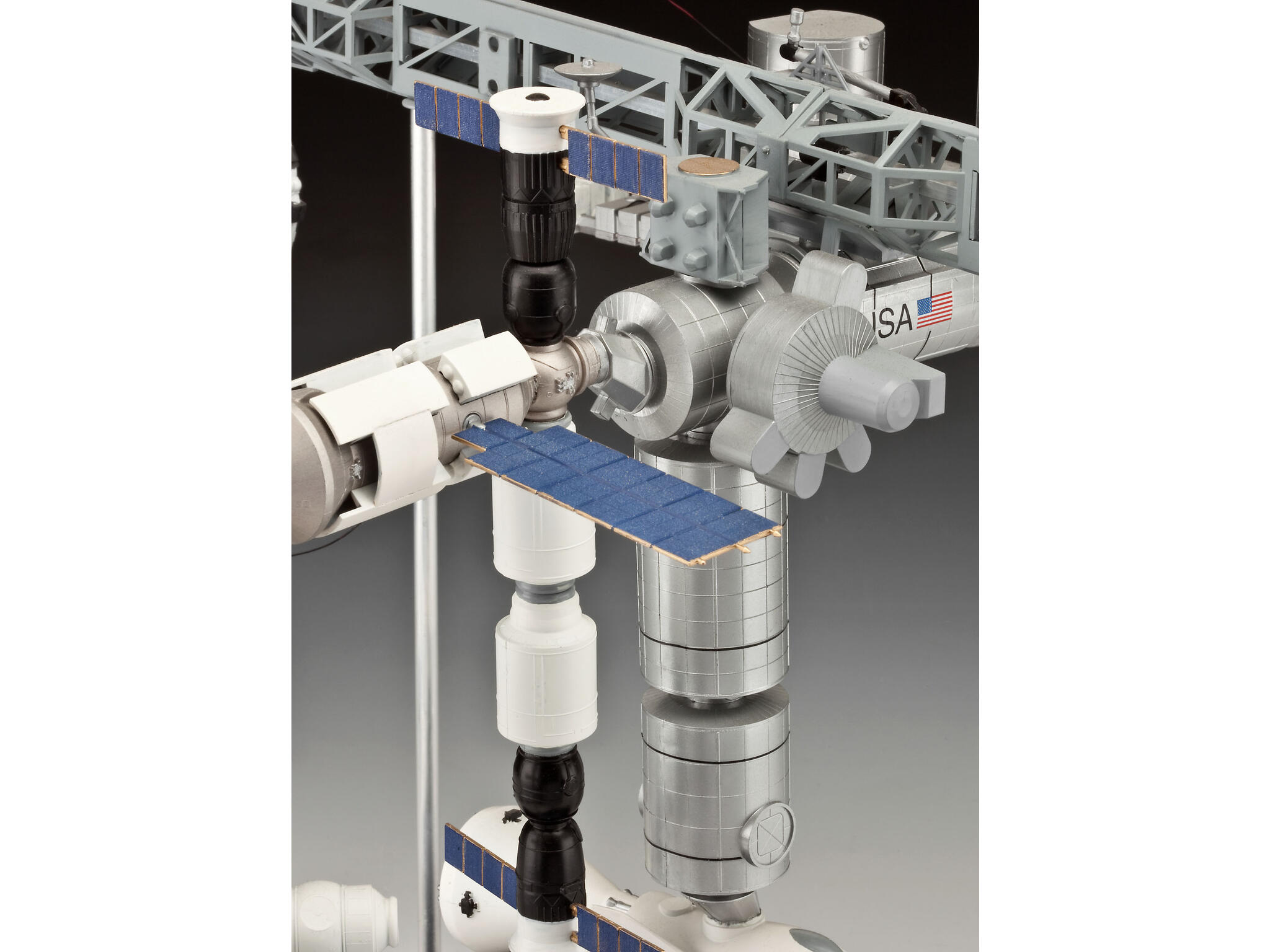 1:144 Revell 05651 25th Anniversary - Space Station ISS - Platinum