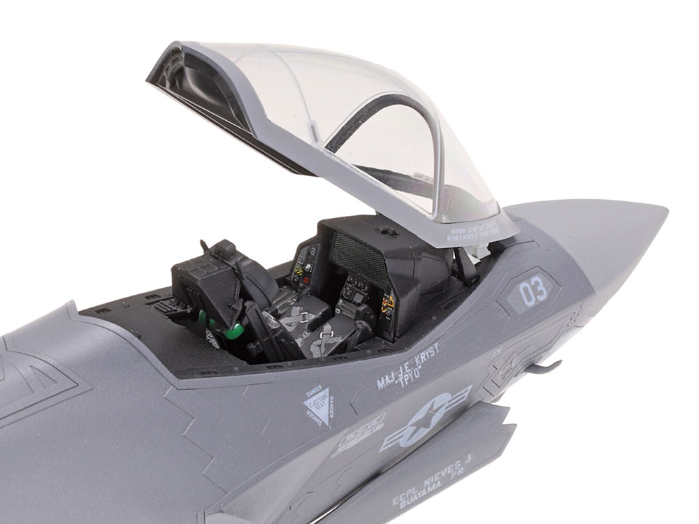 Tamiya 1:72 F-35C Lightning II - US fighter jet - model kit