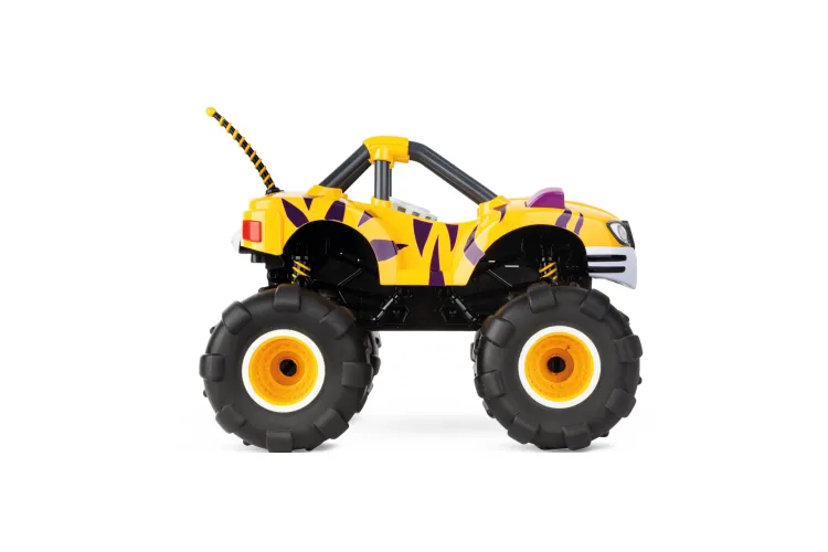 1:18 Carrera RC Car Blaze and the Monster Machines - Stripes B/O - Yellow - 2.4GHz - Car370180016 7 - CAR370180016