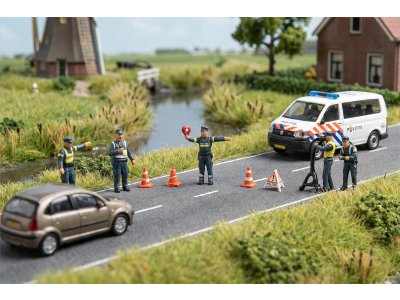1:160 N Faller 155621 Nederlandse Verkeerscontrole - 6 Figuren - Fa155621 1 - FA155621