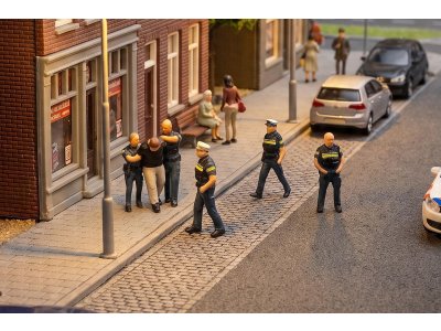 1:160 N Faller 155624 Nederlandse Politieagenten - 6 Figuren - Fa155624 1 - FA155624