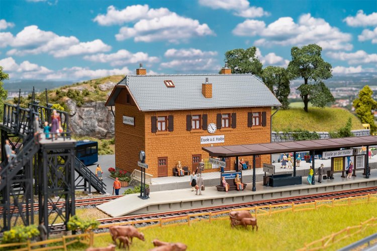 1:87 H0 Faller 190095 Actieset Station Eisele an der Halde - 7 Figuren - Fa190095 1 - FA190095