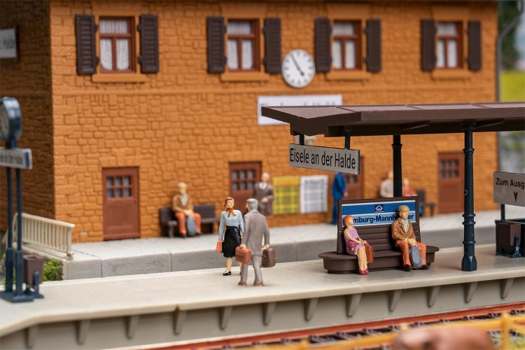1:87 H0 Faller 190095 Actieset Station Eisele an der Halde - 7 Figuren - Fa190095 3 - FA190095