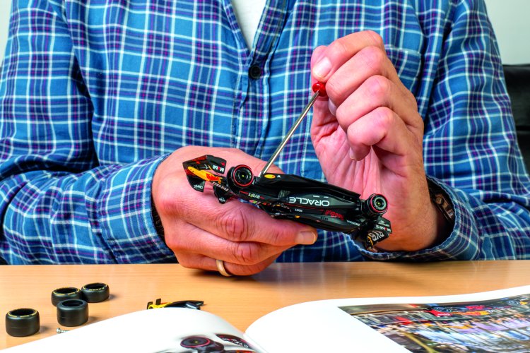 1:43 Franzis 67245 Oracle Red Bull Racing RB20 - Formula 1 - Max Verstappen No.1 - Advent Calendar with Sound - Fr67245 2 10 143 franzis 67245 oracle red bull racing rb20 formule 1 max verstappen no1 adventskalender - FR67245-2