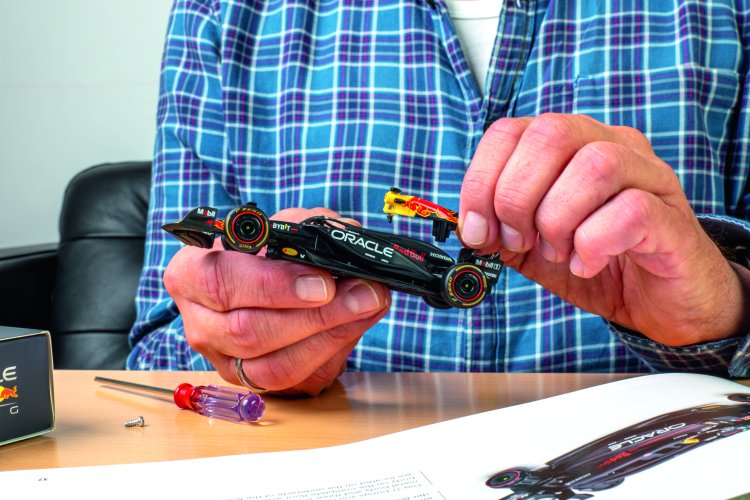 1:43 Franzis 67245 Oracle Red Bull Racing RB20 - Formula 1 - Max Verstappen No.1 - Advent Calendar with Sound - Fr67245 2 11 143 franzis 67245 oracle red bull racing rb20 formule 1 max verstappen no1 adventskalender - FR67245-2