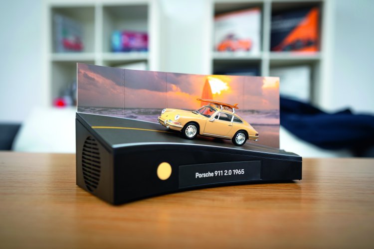 1:43 Franzis 67263 Porsche 911 met Surfplank - Champagnegeel - Adventskalender met Geluid - Fr67263 15 - FR67263