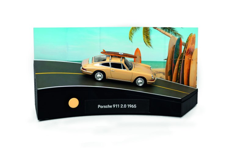 1:43 Franzis 67263 Porsche 911 met Surfplank - Champagnegeel - Adventskalender met Geluid - Fr67263 16 - FR67263
