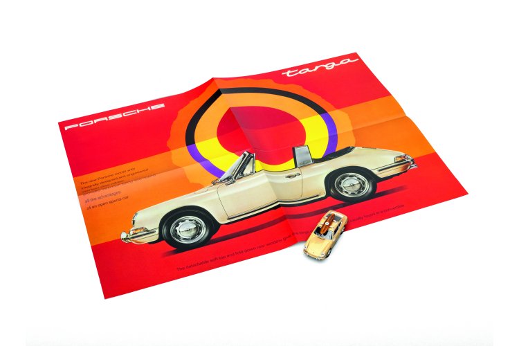 1:43 Franzis 67263 Porsche 911 met Surfplank - Champagnegeel - Adventskalender met Geluid - Fr67263 17 - FR67263