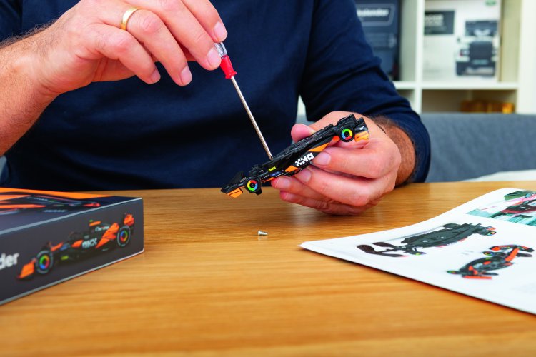 1:43 Franzis 67391 McLaren MCL38 - Formula 1 - Lando Norris No.4 - Advent Calendar with Sound - Fr67391 6 13 143 franzis 67391 mclaren mcl38 formule 1 lando norris no4 adventskalender met geluid - FR67391-6