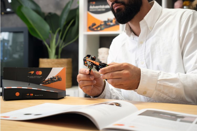 1:43 Franzis 67401 McLaren MCL39 - Lando Norris - 2025 World Champion - Advent Calendar with Sound - Fr67401 5 - FR67401