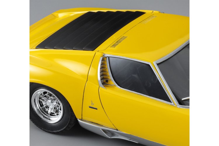 1:24 Hasegawa 20511 Lamborghini Miura P400 SV &ndash; Detail Up Version Yellow Body &ndash; Italian Sports Car - Has20511 4 - HAS20511
