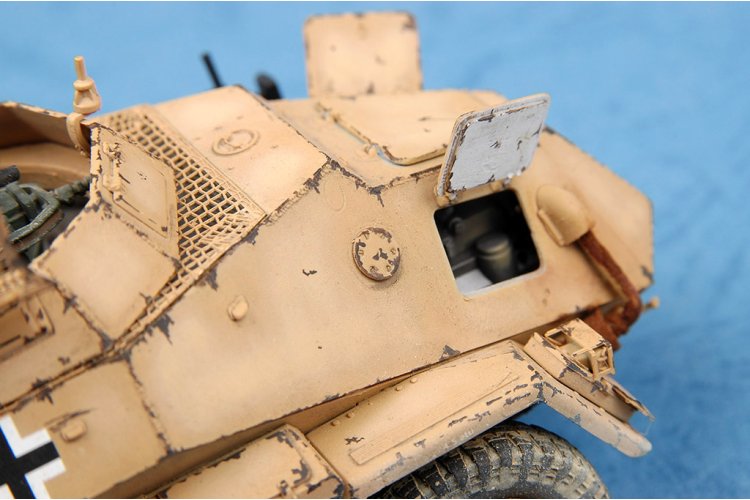 1:35 HobbyBoss 82442 Sd.Kfz. 222 Leichter Panzersp&auml;hwagen 2cm - Militair Voertuig - Hbs82442 24 - HBS82442