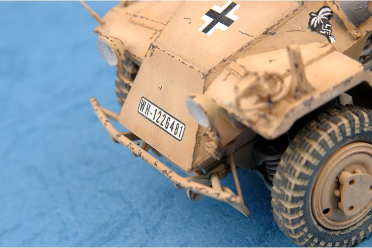 1:35 HobbyBoss 82442 Sd.Kfz. 222 Leichter Panzersp&auml;hwagen 2cm - Militair Voertuig - Hbs82442 25 - HBS82442