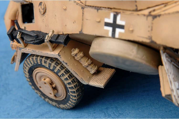 1:35 HobbyBoss 82442 Sd.Kfz. 222 Leichter Panzersp&auml;hwagen 2cm - Militair Voertuig - Hbs82442 27 - HBS82442