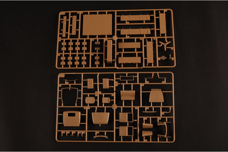 1:35 HobbyBoss 84571 GAZ-AAA with Quad Maxim AA Gun - Hbs84571 94 - HBS84571