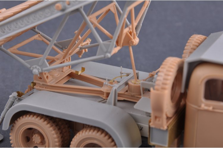 1:35 HobbyBoss 84572 GMC CCKW-352 with BM13/16 Katyusha - Militaire Truck - Hbs84572 17 - HBS84572