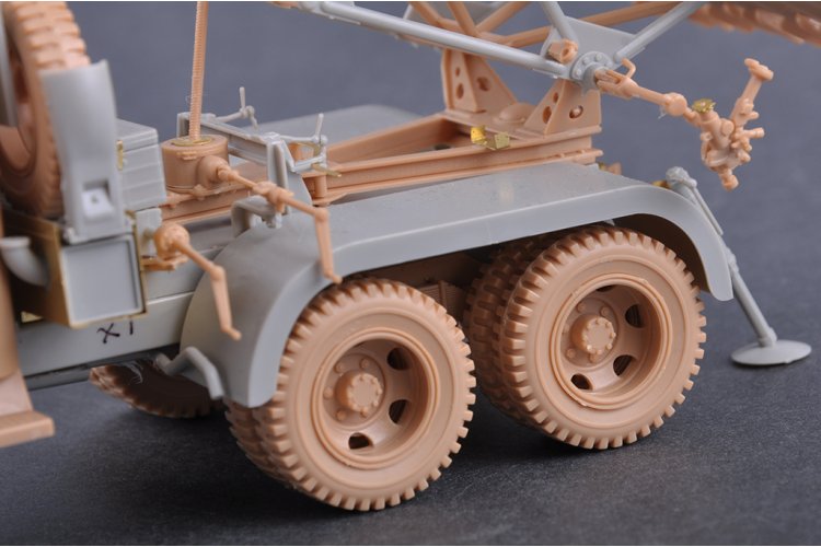 1:35 HobbyBoss 84572 GMC CCKW-352 with BM13/16 Katyusha - Militaire Truck - Hbs84572 20 - HBS84572