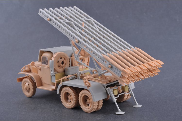 1:35 HobbyBoss 84572 GMC CCKW-352 with BM13/16 Katyusha - Militaire Truck - Hbs84572 21 - HBS84572
