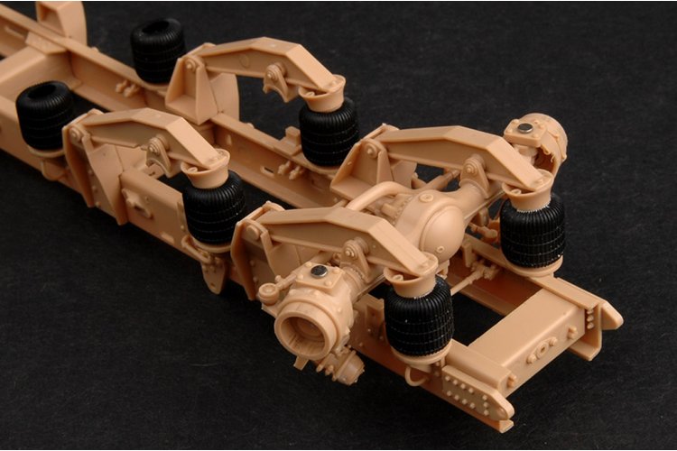 1:35 HobbyBoss 85502 M1070 Truck Tractor & M1000 Heavy Equipment Transporter Semi-trailer - Hbs85502 30 - HBS85502