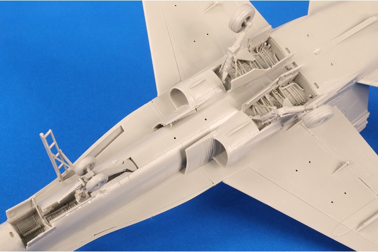 1:48 HobbyBoss 85810 McDonnell Douglas F/A-18C Hornet VFC-12 Fighting Omars - Amerikaans Jachtvliegtuig - Hbs85810 10 - HBS85810