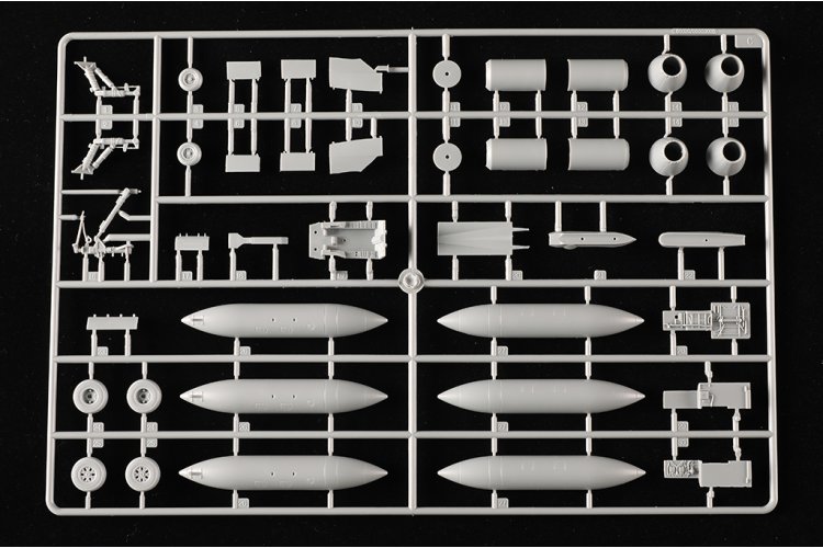 1:48 HobbyBoss 85810 McDonnell Douglas F/A-18C Hornet VFC-12 Fighting Omars - Amerikaans Jachtvliegtuig - Hbs85810 16 - HBS85810