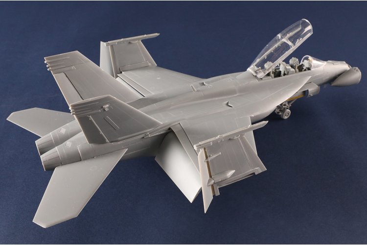 1:48 HobbyBoss 85819 Boeing F/A-18F Super Hornet VFC-12 - Amerikaanse Straaljager - Hbs85819 12 - HBS85819