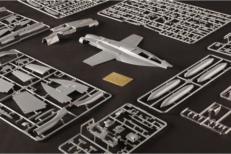 1:48 HobbyBoss 85819 Boeing F/A-18F Super Hornet VFC-12 - Amerikaanse Straaljager - Hbs85819 22 - HBS85819