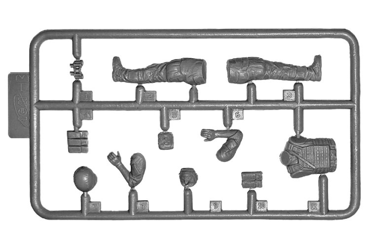 1:35 ICM 35017 ZIL-131 with DShKM and Crew &ndash; Ukrainian Armed Military Truck with 2 Figures - Icm35017 11 - ICM35017