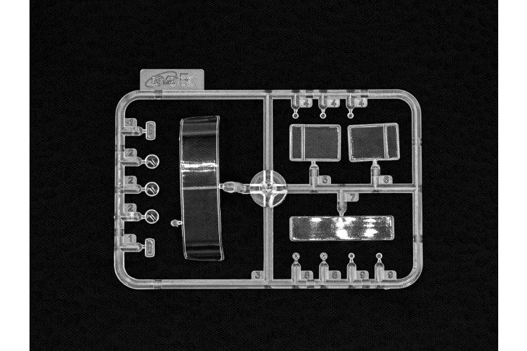 1:35 ICM 35017 ZIL-131 with DShKM and Crew &ndash; Ukrainian Armed Military Truck with 2 Figures - Icm35017 8 - ICM35017