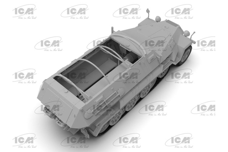 1:35 ICM 35113 WWII German Ambulance Sd.Kfz.251/8 Ausf.A Krankenpanzerwagen - Icm35113 2 - ICM35113