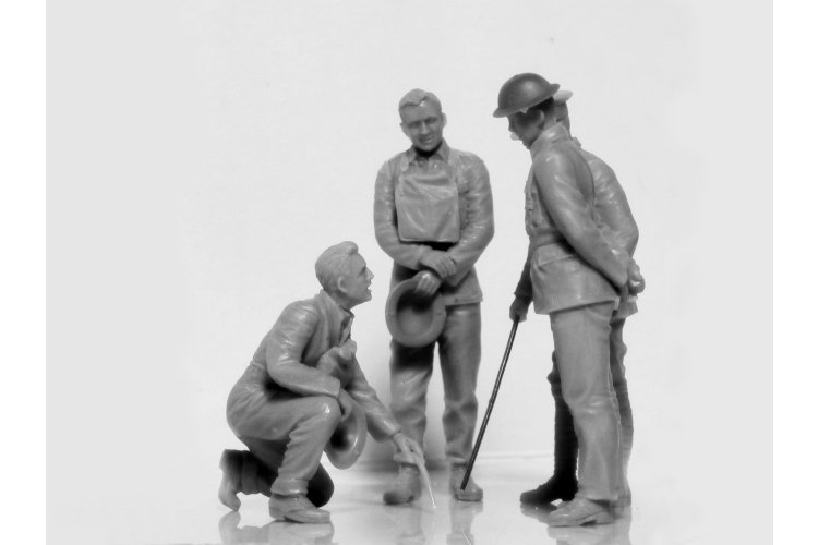 1:35 ICM 35670 Model T RNAS with WWI British Tank Crew - Icm35670 2 - ICM35670