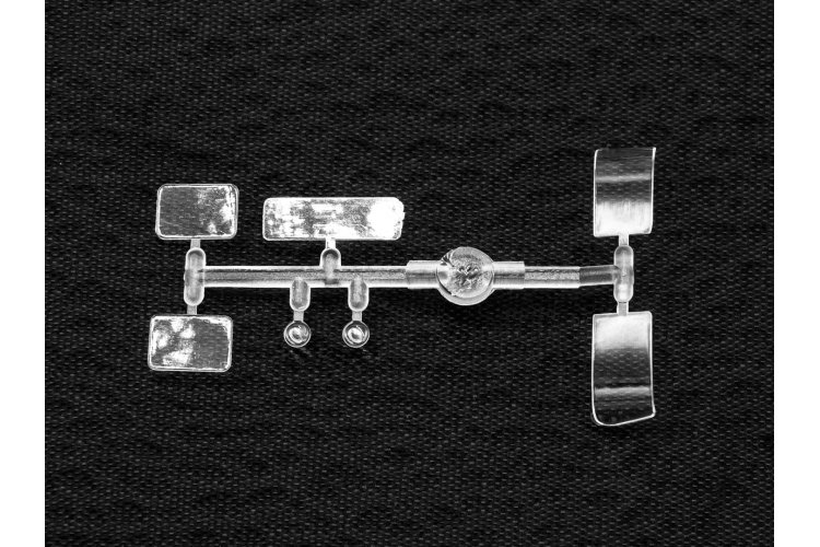 1:72 ICM 72816 Military Truck of the Armed Forces of Ukraine ZiL-131 - Icm72811 c - ICM72816