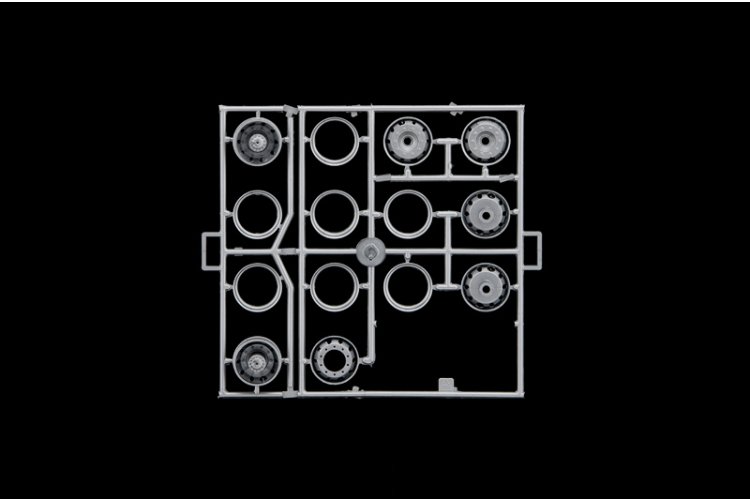 1:24 Italeri 3921 MAN TGX XXL "Wolf Transporte" - Ita3921 7 - ITA3921