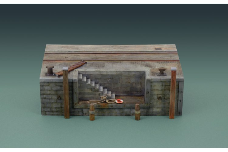 1:35 Italeri 5615 Dock with stairs for Diorama - Ita5615 2 - ITA5615