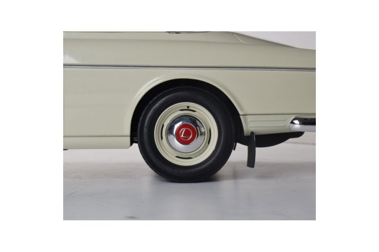 1:8 IXO Collections 001 Volvo S122 Amazon Car - Ixo 12 volvo 122s full kit - IXO001