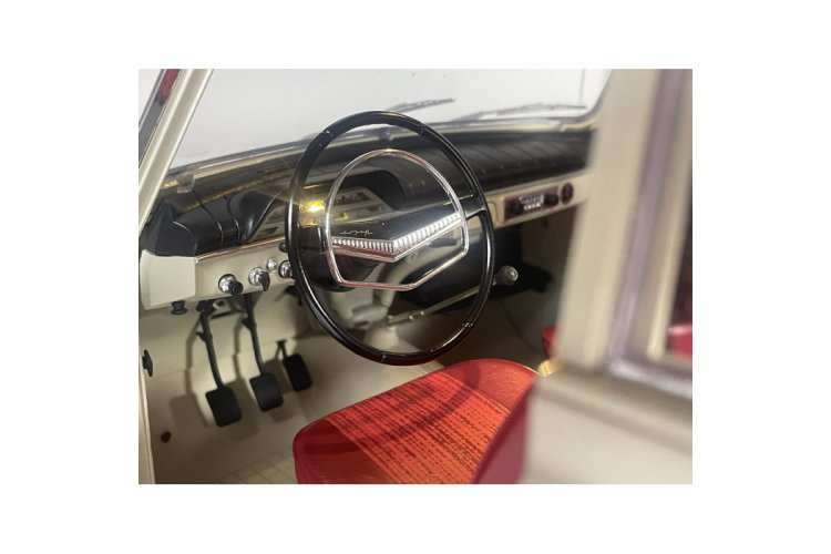 1:8 IXO Collections 001 Volvo S122 Amazon Car - Ixo 7 volvo 122s full kit - IXO001