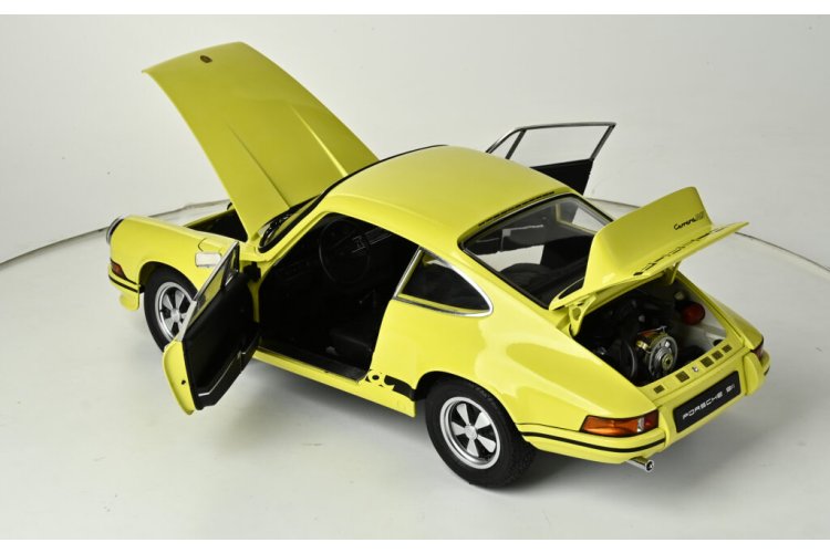 IXO Porsche 911 Carrera RS 2.7 Yellow - 1:8 Scale Metal Model
