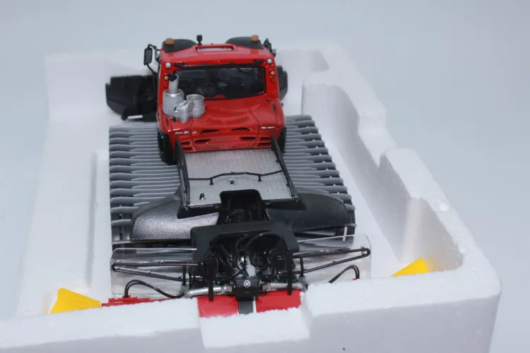 1:43 Jaegerndorfer 4807 Pistenbully 600 Skiwelt - Rood - Jc4807 6 - JC4807