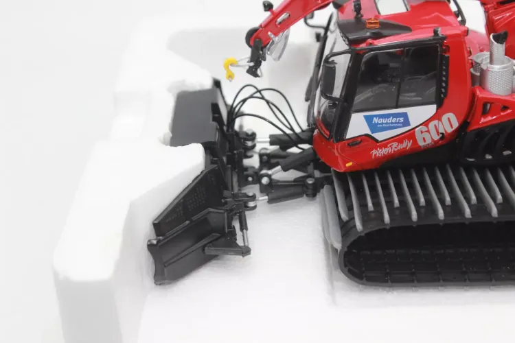 1:43 Jaegerndorfer 4816 Pistenbully 600 Nauders met Kraan - Jc4816 7 - JC4816