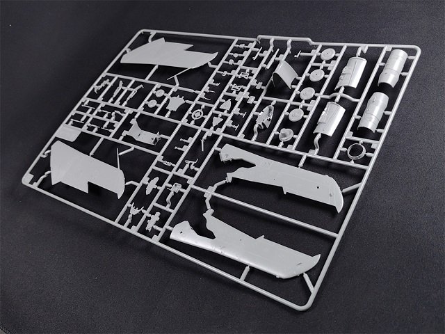 1:48 Kinetic 48164 Shenyang J-5 - Chinees Gebouwde Mikoyan-Gurevich MiG-17F Fresco - Straaljager - Kin48164 4 - KIN48164