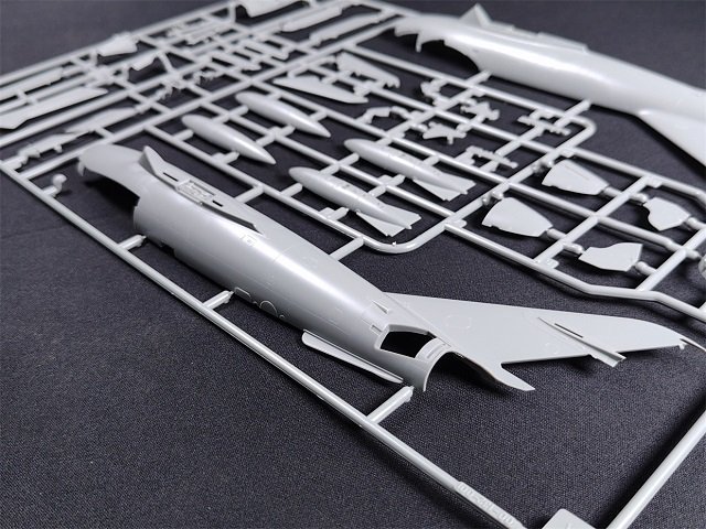 1:48 Kinetic 48164 Shenyang J-5 - Chinees Gebouwde Mikoyan-Gurevich MiG-17F Fresco - Straaljager - Kin48164 9 - KIN48164