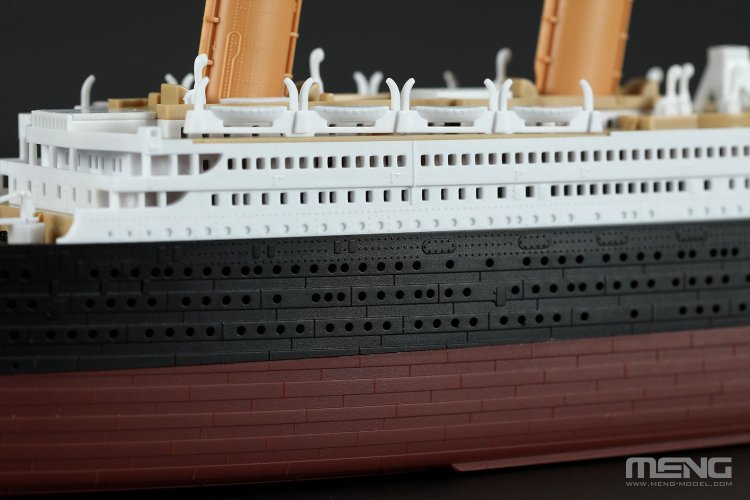 1:700 MENG PS008 R.M.S. Titanic Ship with LED Light - Menps008 5 - MENPS008