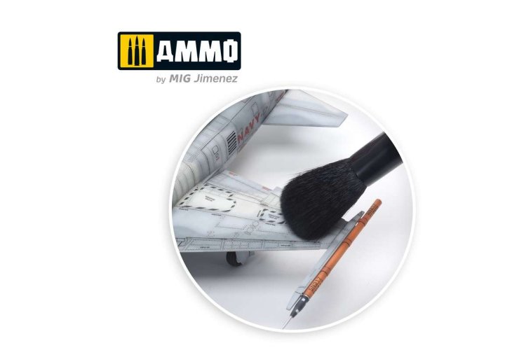 AMMO MIG 8576 Dust Remover Brush No.2 - Mig8576 1 dust remover brush 2 - MIG8576-XS