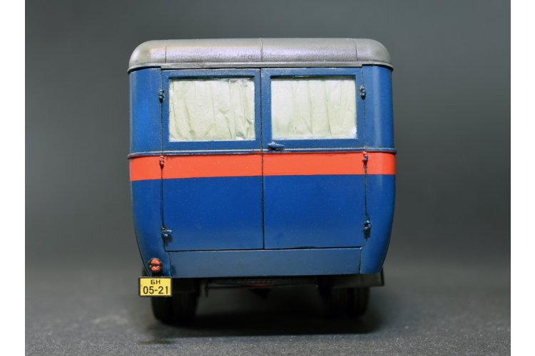 1:35 MiniArt 38005 GAZ-03-30 Mod. 1945 - Soviet Passenger Bus - Min38005 11 - MIN38005