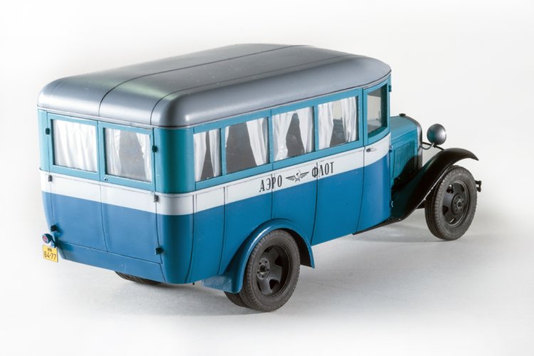 1:35 MiniArt 38005 GAZ-03-30 Mod. 1945 - Soviet Passenger Bus - Min38005 13 - MIN38005