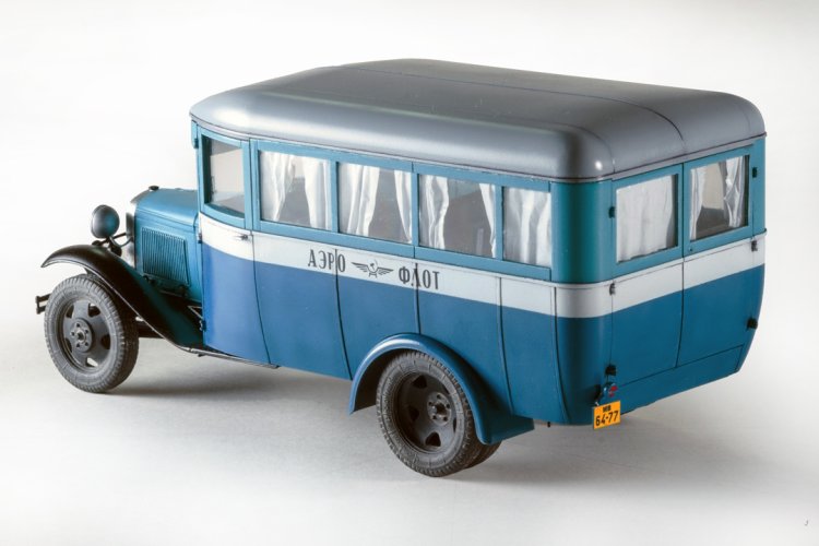 1:35 MiniArt 38005 GAZ-03-30 Mod. 1945 - Soviet Passenger Bus - Min38005 15 - MIN38005