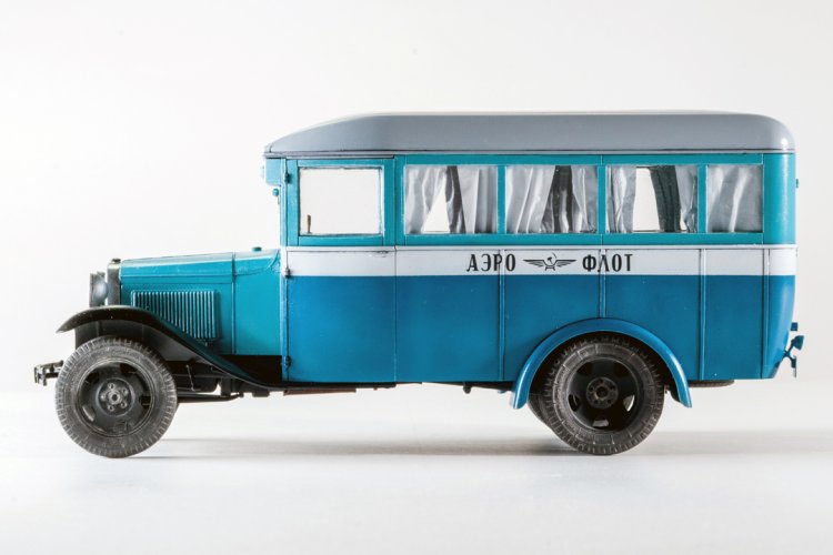 1:35 MiniArt 38005 GAZ-03-30 Mod. 1945 - Soviet Passenger Bus - Min38005 16 - MIN38005