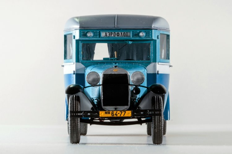 1:35 MiniArt 38005 GAZ-03-30 Mod. 1945 - Soviet Passenger Bus - Min38005 18 - MIN38005