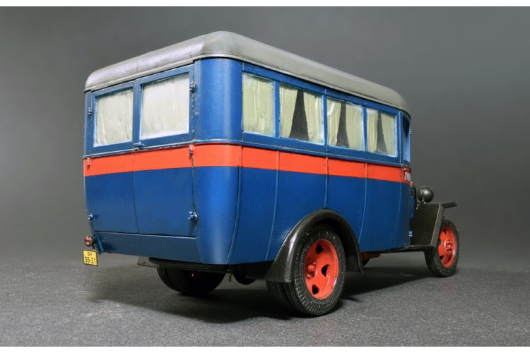 1:35 MiniArt 38005 GAZ-03-30 Mod. 1945 - Soviet Passenger Bus - Min38005 3 - MIN38005